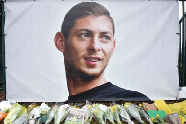 Emiliano Sala'yı taşıyan kayıp uçak için aramalar yeniden başladı