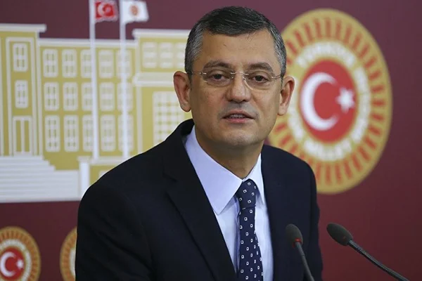 'Erdoğan istihbarat teşkilatının kendi partisine hizmet ettiğini itiraf etti'