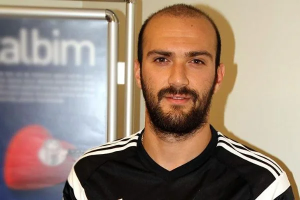 Erzurumspor Serkan Kurtuluş'u kadrosuna kattı
