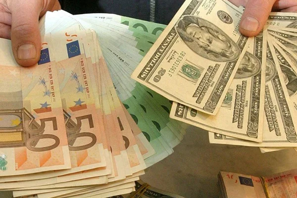 Euro ve dolarda sert düşüş