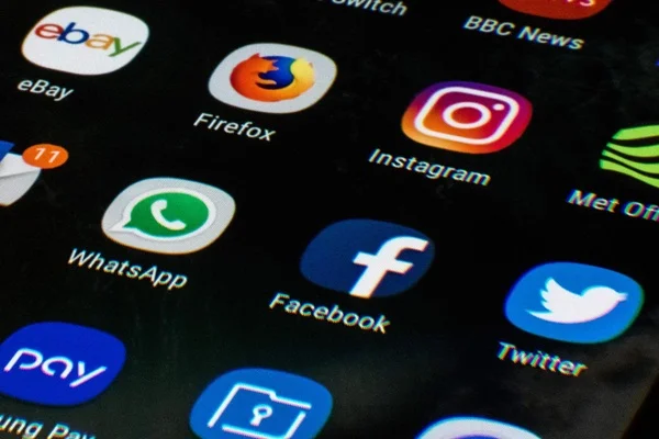 Facebook, WhatsApp ve Instagram birleşiyor