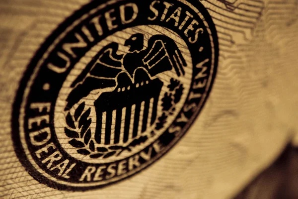 Fed'in 'sabır' vurgusu doları yükselişini durdurdu