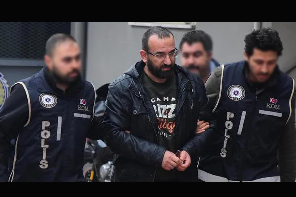 FETÖ'den gözaltına alınan çiğ köfte zinciri sahibi adliyede