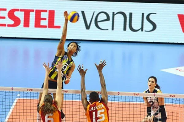File derbisinin galibi Fenerbahçe Opet!