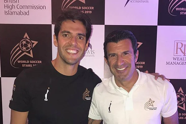 Futbol efsanesi Figo ve Kaka Pakistan'da