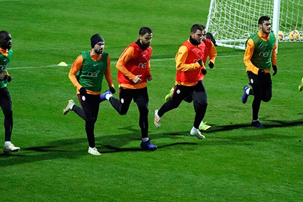 Galatasaray Antalya'da çalışmalarını sürdürdü