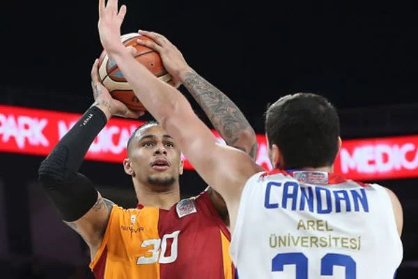 Galatasaray-AÜ Büyükçekmece: 93-85