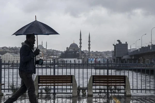 Güneşli hava yerini yağışa bırakacak