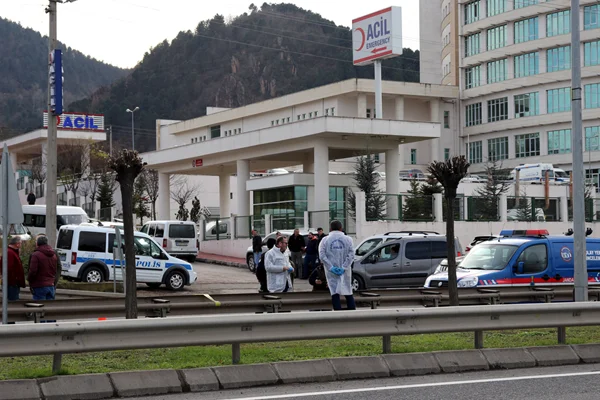 Hastaneden kaçmaya çalışan zanlıyı vuran polis tutuklandı