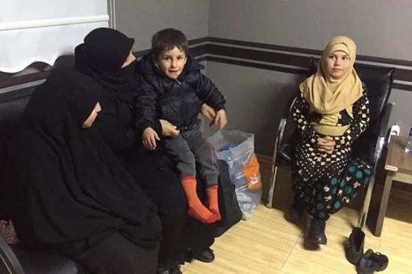 Hatay'ta taşkında mahsur kalan Suriyeli aile kurtarıldı