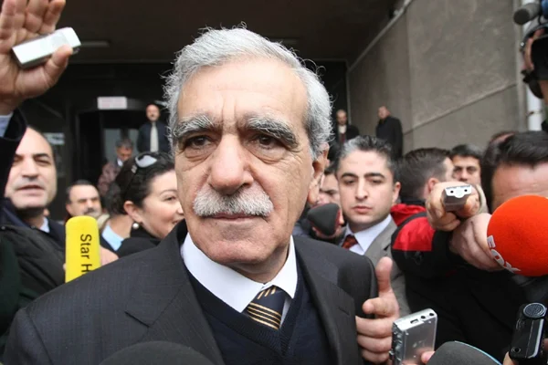 HDP'li Ahmet Türk: CHP'ye katkı sunmak istiyoruz ama reddediyorlar