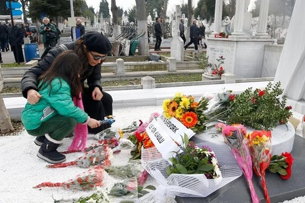 Hrant Dink mezarı başında anıldı