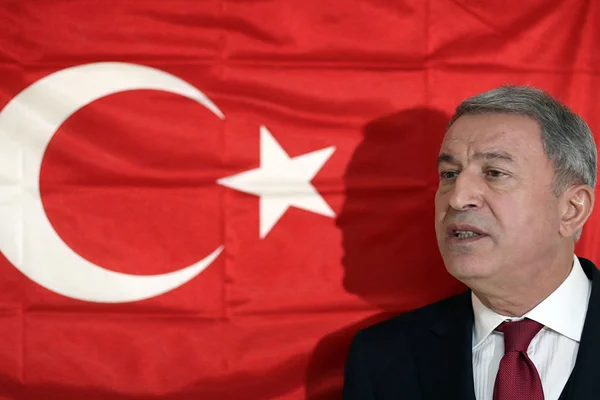 Hulusi Akar'dan kararlılık mesajı