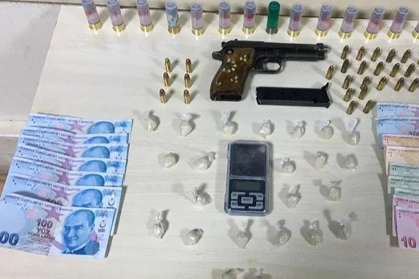 İlçe Emniyet Müdürlükleri uyuşturucu satıcılarına göz açtırmıyor