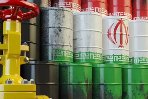 'İran'ın günlük petrol satışı 1 milyon varilin üstünde'