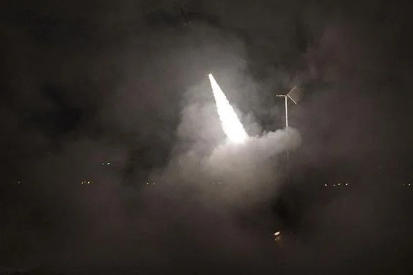 İsrail, Arrow 3 füze savunma sistemini test etti