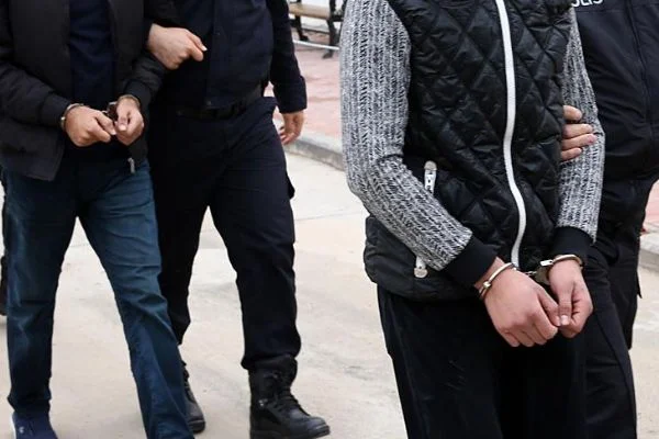 İstanbul'da FETÖ soruşturması: 6 tutuklama