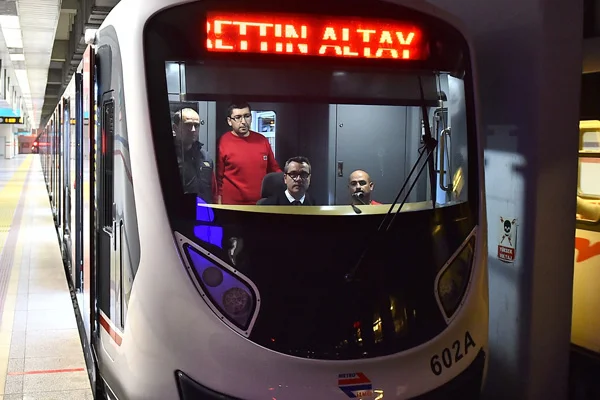 İzmir Metro'da 'zam anlaşması' sağlandı