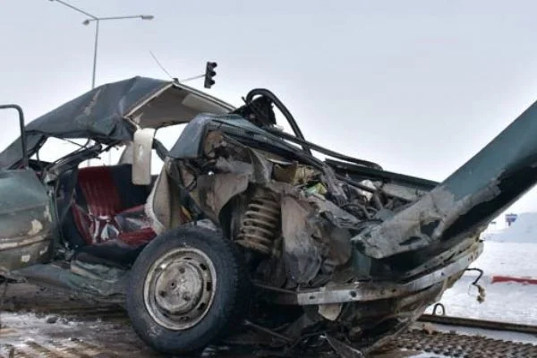 Kars'ta feci kaza: 1 ölü, 3 yaralı