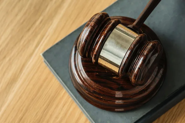 Kayınpederinin cenazesine gitmeyen kadına 12 bin lira tazminat