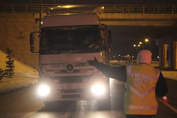 Konya'nın tüm şehirlerarası yolları tır ve kamyonlara kapatıldı
