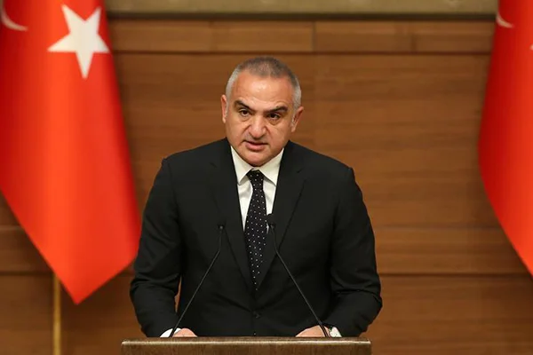 Kültür ve Turizm Bakanı Ersoy: Bu tören sanatçılara duyulan vefanın bir ifadesidir
