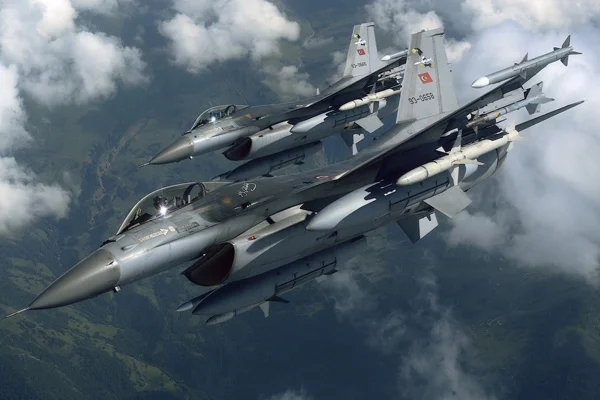 Kuzey Irak'ta PKK sığınaklarına hava harekatı
