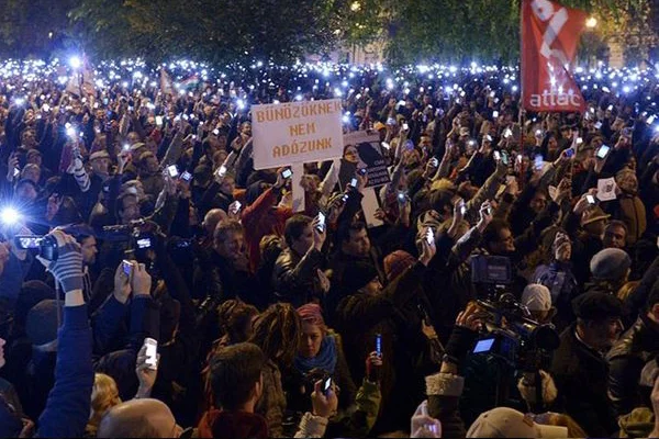 Macaristan'da fazla mesai protestoları