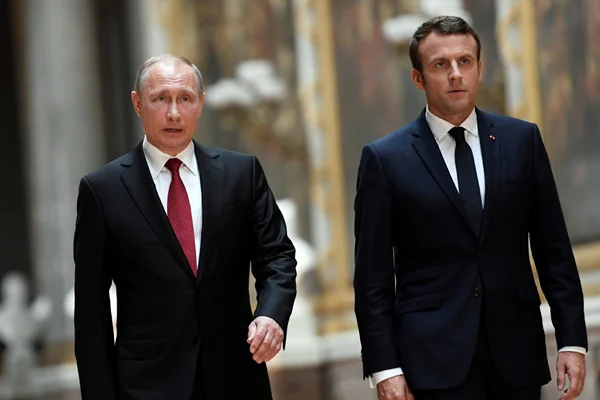 Macron, Putin'den Suriye'de Kürtleri korumasını istedi