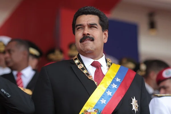 Maduro'dan açıklama: Darbeyi bozguna uğratacağız