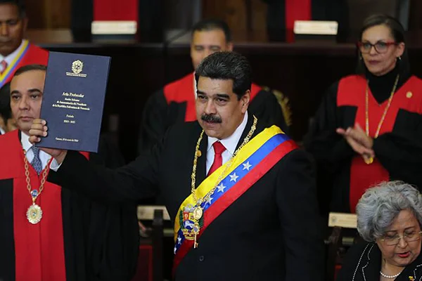 Maduro devlet başkanlığı için yemin etti