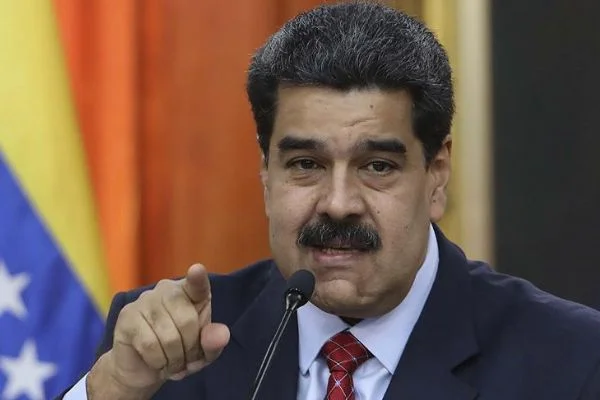 Maduro: Venezuela'nın egemenliğine kasteden darbeyi bozguna uğratacağız