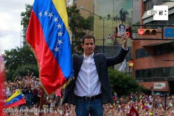 Maduro'ya meydan okuyan Guaido kimdir?