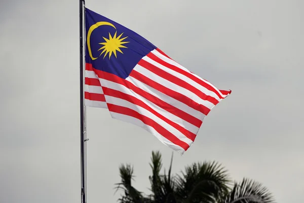 Malezya'dan Singapur'a hava sahası resti
