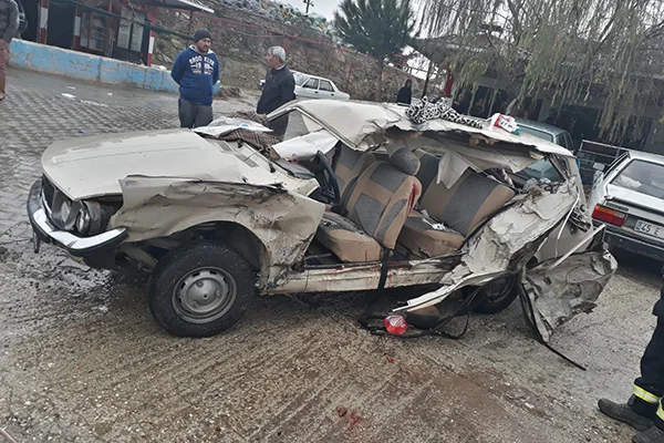 Manisa'da trafik kazası: 1 ölü, 6 yaralı