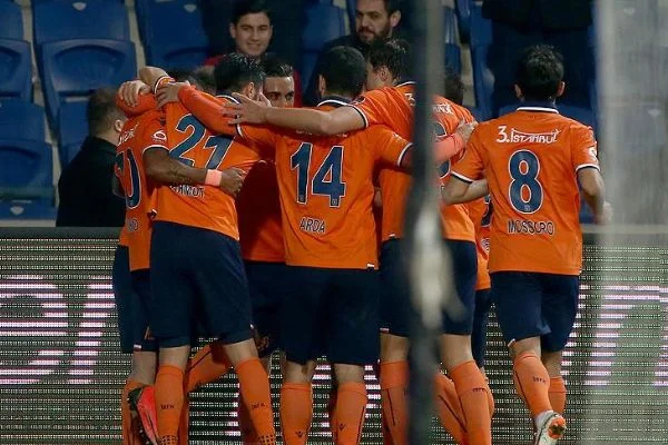 Medipol Başakşehir 6 puan farkla liderliğini sürdürdü