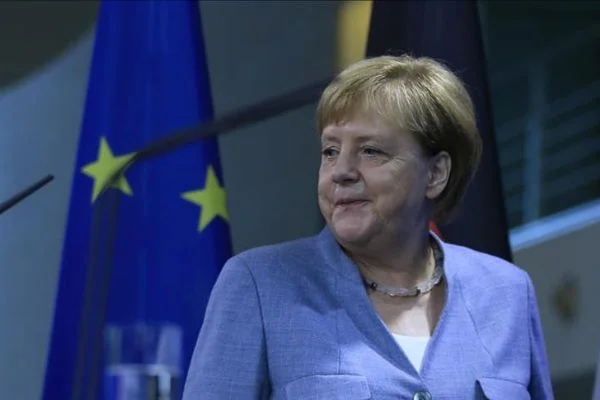 Merkel: İngiltere Başbakanı'nın önerilerini bekliyoruz