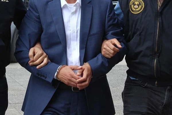 Mersin'de 11 suçtan aranan zanlılar tutuklandı
