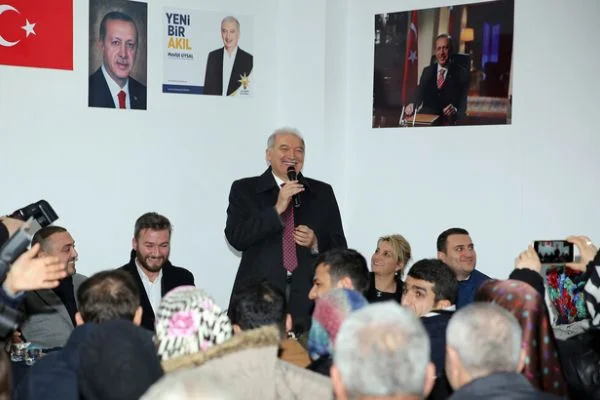 Mevlüt Uysal'dan Büyükçekmece'ye metro ve metrobüs sözü
