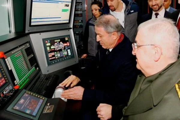 Milli Savunma Bakanı Hulusi Akar, TEI'yi ziyaret etti