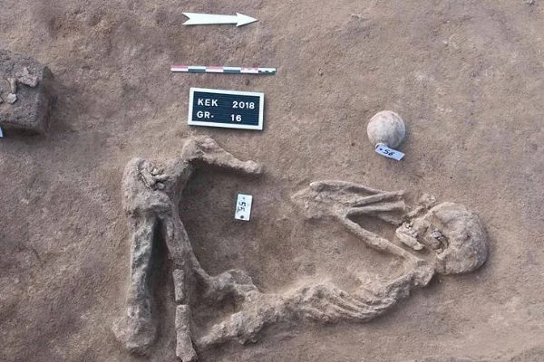 Mısır'da Hiksoslar dönemine ait mezarlar bulundu