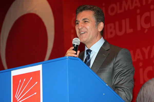 Mustafa Sarıgül CHP'den istifa edip aday oldu