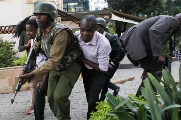 Nairobi'de otele yapılan saldırıda 6 kişi hayatını kaybetti