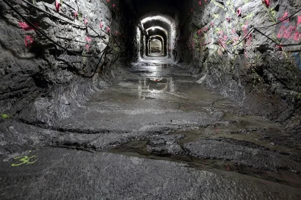 Nükleer atıklar için yerin 450 metre altında tünel kazıldı