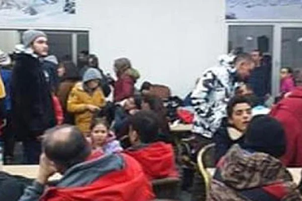 O ilimizde yaklaşık 100 kişi mahsur kaldı