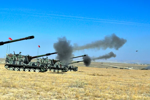 Obüsler Suriye'deki PKK/YPG hedeflerini vurdu