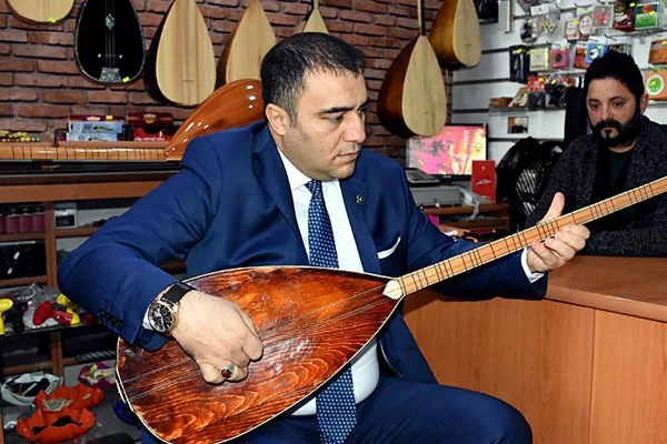 Ozanlar diyarına saz ustası belediye başkanı adayı