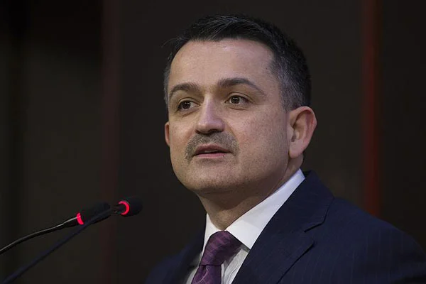 Pakdemirli: Tarım ilaçlarında yüzde 15 indirim yapılacak