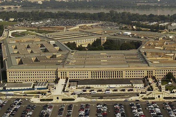 Pentagon sözcüsü Dana White görevden alındı