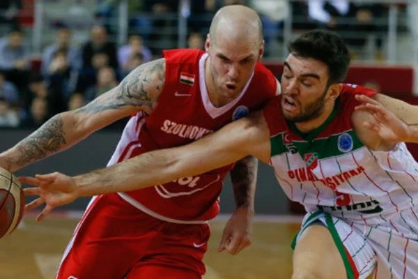 Pınar Karşıyaka-Szolnoki Olaj: 102-95